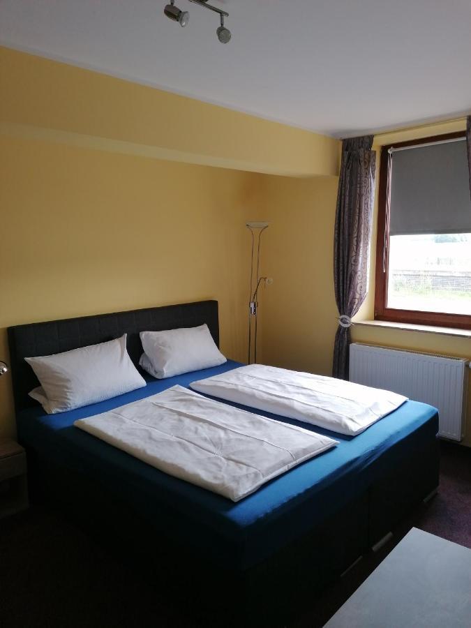 Pension Riverside in Leverkusen Hitdorf am Rhein - Zentral an der A1 und 59 Exterior foto