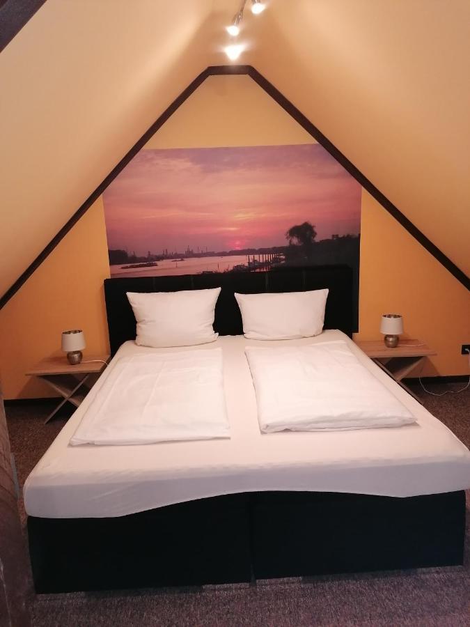 Pension Riverside in Leverkusen Hitdorf am Rhein - Zentral an der A1 und 59 Exterior foto